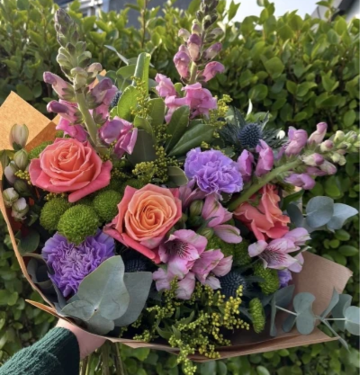 Miss Piggy - Fabulous mix of miss piggy roses and contrasting purples with mixed foliage.